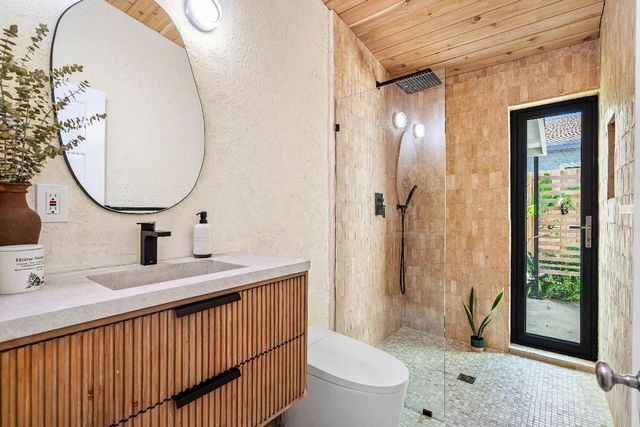 363 Glouchester Street, Boca Raton, FL 33487