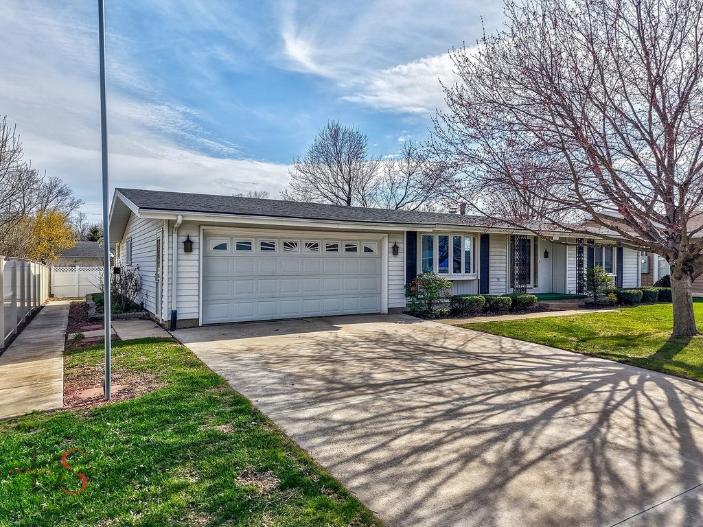 1525 Clark Street, Ottawa, IL 61350