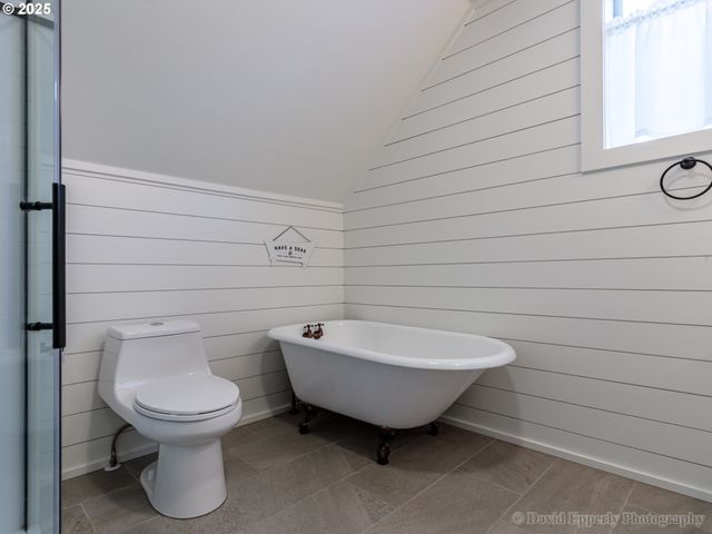 418 E C St, Rainier, OR 97048