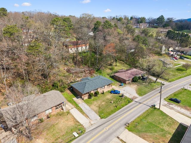 1215 Gadd Road A & B, Hixson, TN 37343