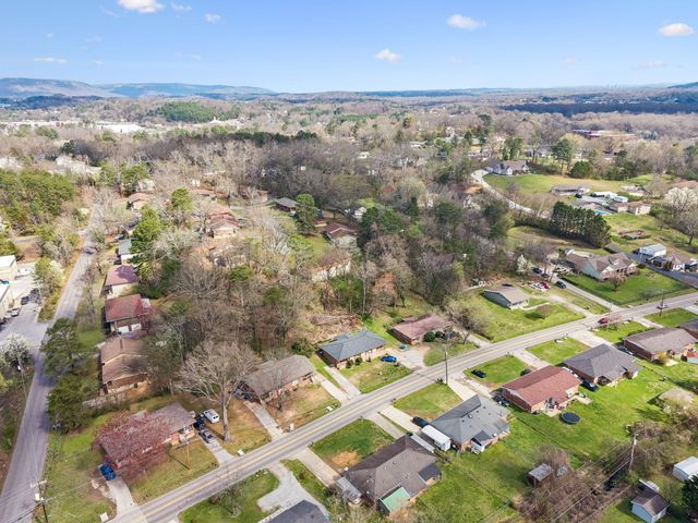 1215 Gadd Road A & B, Hixson, TN 37343