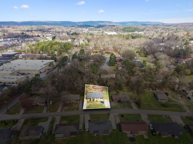 1215 Gadd Road A & B, Hixson, TN 37343