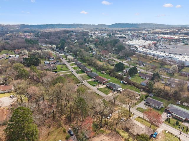 1215 Gadd Road A & B, Hixson, TN 37343