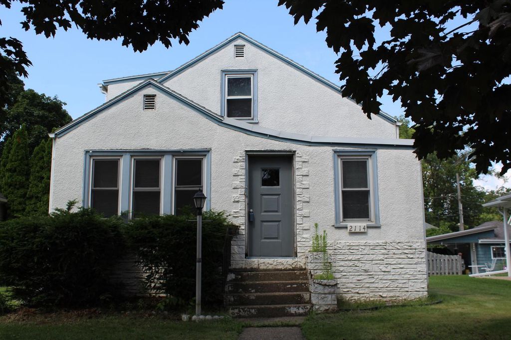 2114 16th STREET S, La Crosse, WI 54601