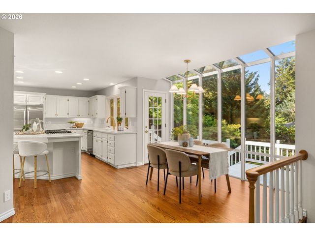 711 KENOLA Ct, Lake Oswego, OR 97034