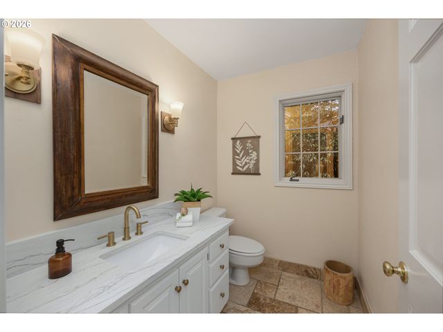 711 KENOLA Ct, Lake Oswego, OR 97034