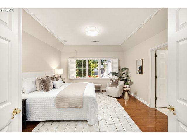 711 KENOLA Ct, Lake Oswego, OR 97034