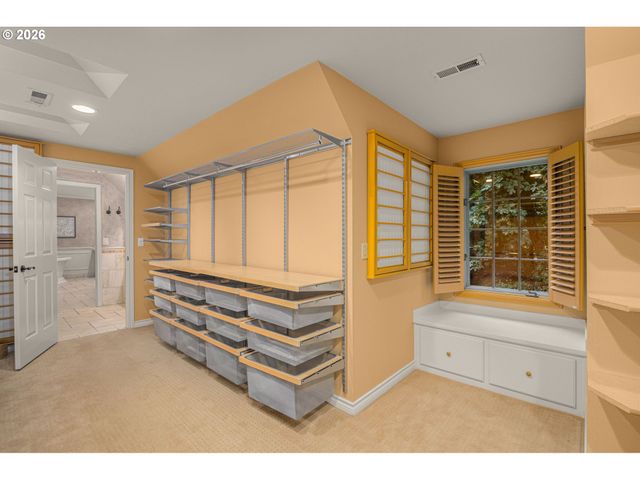 711 KENOLA Ct, Lake Oswego, OR 97034