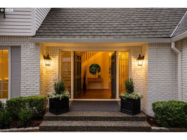 711 KENOLA Ct, Lake Oswego, OR 97034