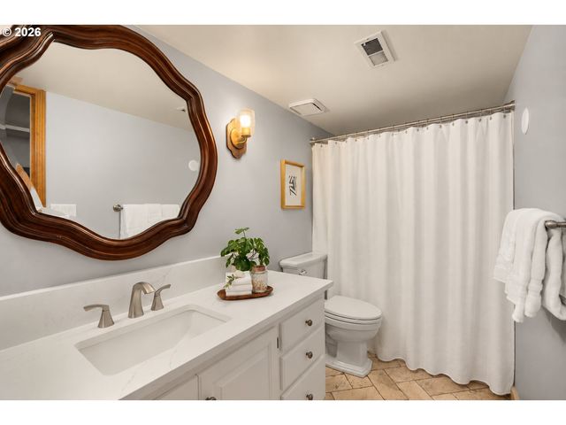 711 KENOLA Ct, Lake Oswego, OR 97034