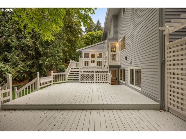 711 KENOLA Ct, Lake Oswego, OR 97034