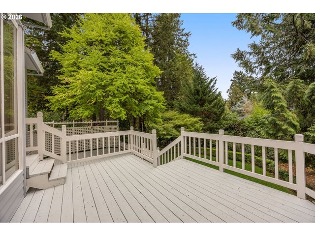 711 KENOLA Ct, Lake Oswego, OR 97034