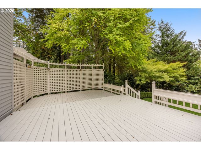 711 KENOLA Ct, Lake Oswego, OR 97034