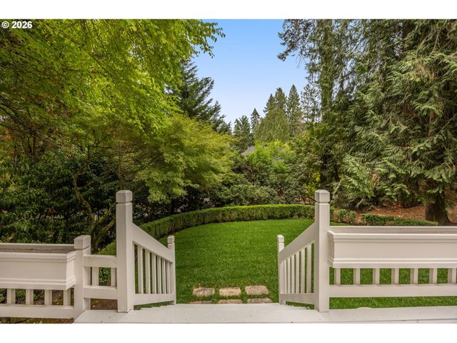 711 KENOLA Ct, Lake Oswego, OR 97034