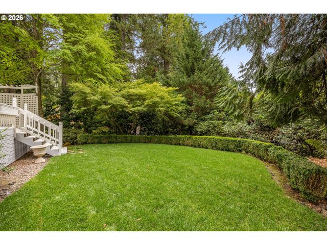711 KENOLA Ct, Lake Oswego, OR 97034