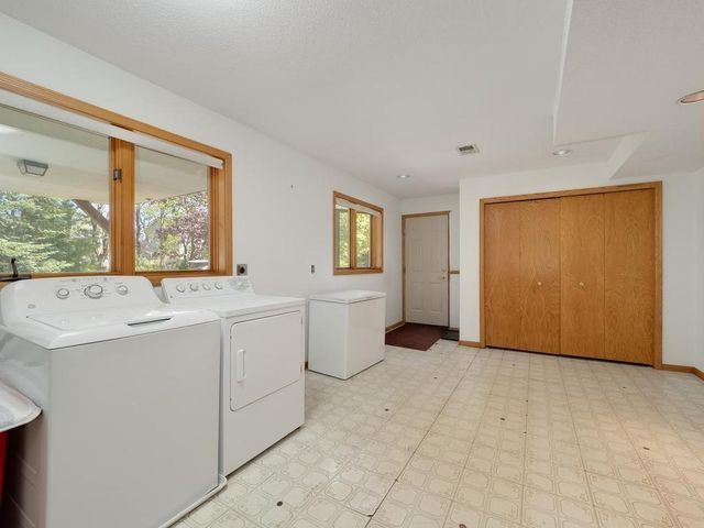 1523 Wellington Way, Eagan, MN 55122