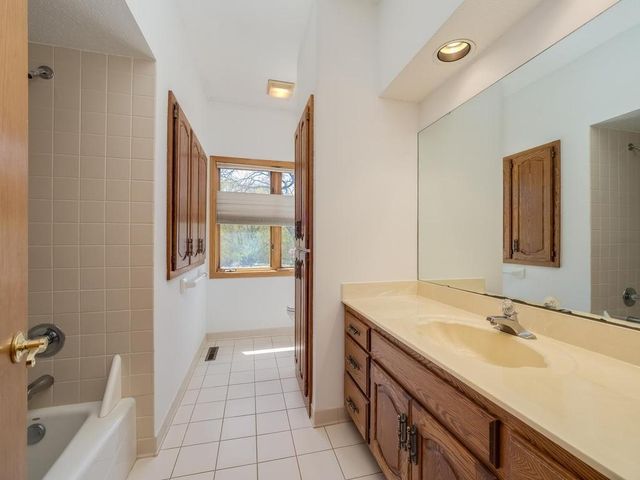 1523 Wellington Way, Eagan, MN 55122