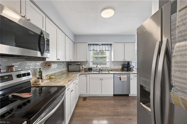 804 Erik Paul DR, Chesapeake, VA 23322