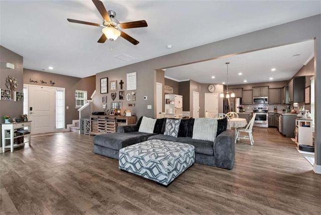 447 Brooks Village Drive, Pendergrass, GA 30567