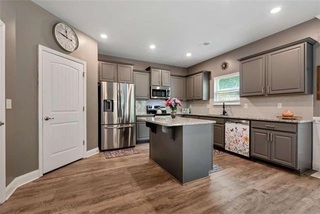 447 Brooks Village Drive, Pendergrass, GA 30567