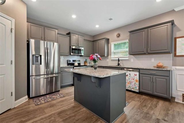 447 Brooks Village Drive, Pendergrass, GA 30567