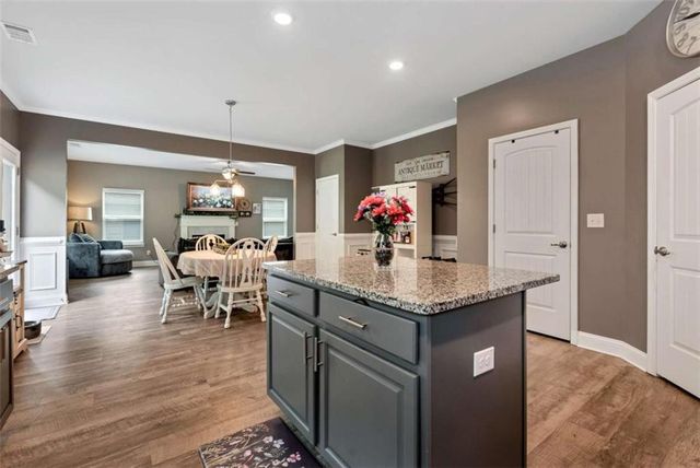 447 Brooks Village Drive, Pendergrass, GA 30567
