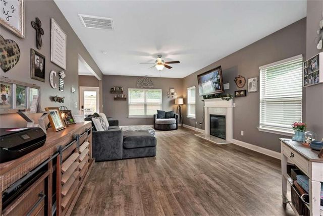 447 Brooks Village Drive, Pendergrass, GA 30567