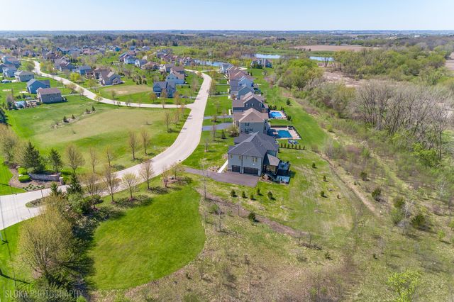 6475 Woodland Hills Drive, Lakewood, IL 60014