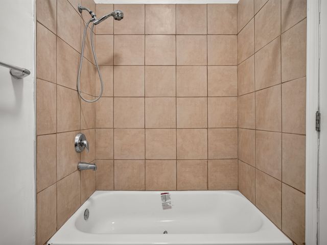 4322 S Berkeley Avenue 2, Chicago, IL 60653