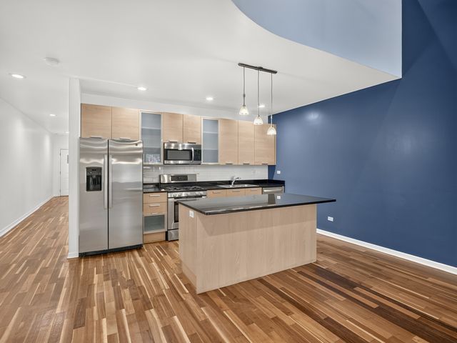 4322 S Berkeley Avenue 2, Chicago, IL 60653