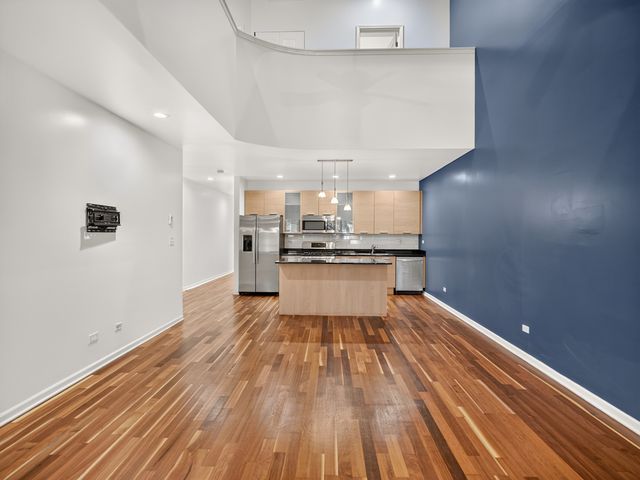 4322 S Berkeley Avenue 2, Chicago, IL 60653