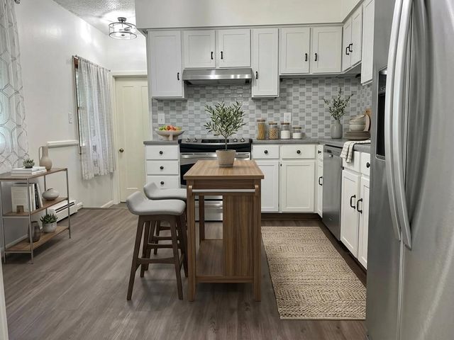 1219 Royal Oaks Drive, Davenport, IA 52806