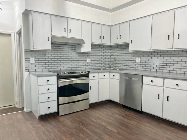 1219 Royal Oaks Drive, Davenport, IA 52806