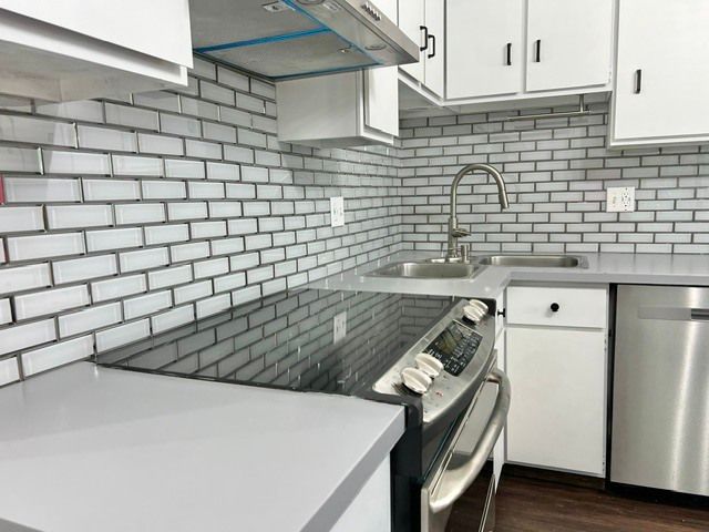 1219 Royal Oaks Drive, Davenport, IA 52806