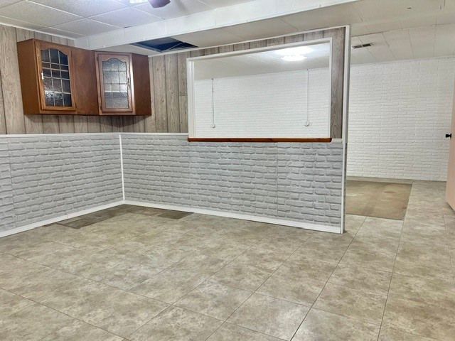 1219 Royal Oaks Drive, Davenport, IA 52806