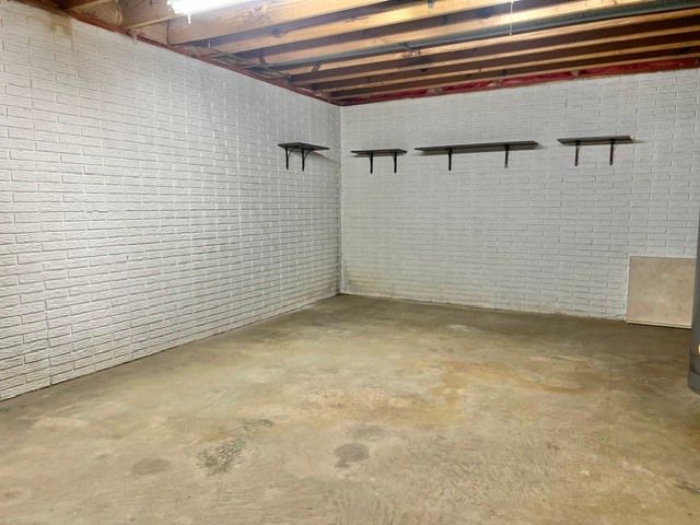 1219 Royal Oaks Drive, Davenport, IA 52806