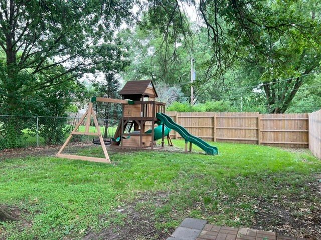 1219 Royal Oaks Drive, Davenport, IA 52806