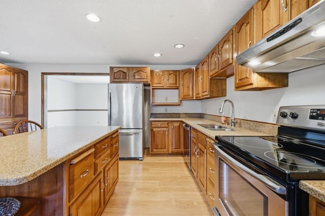 31 Deborah Lane, Westfield, MA 01085