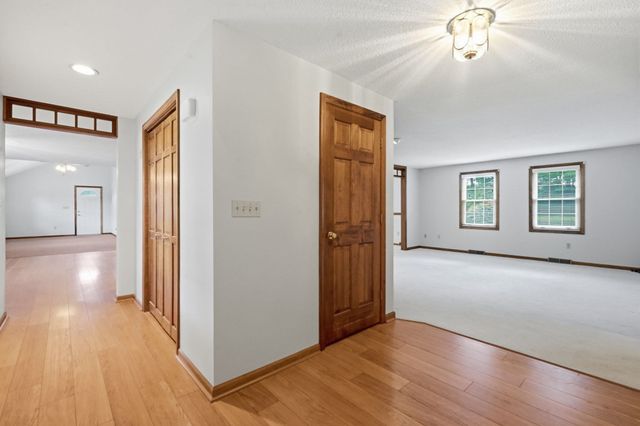 31 Deborah Lane, Westfield, MA 01085