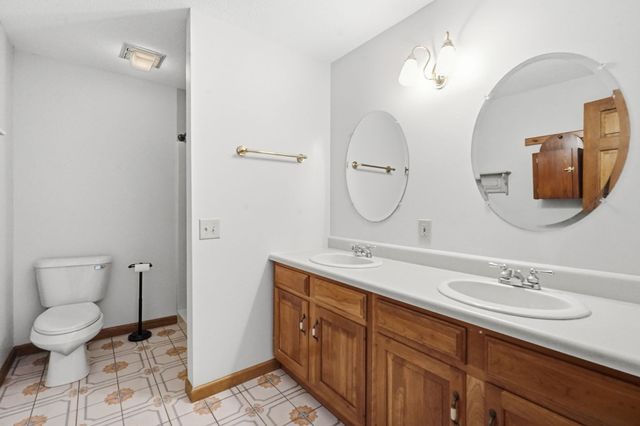 31 Deborah Lane, Westfield, MA 01085