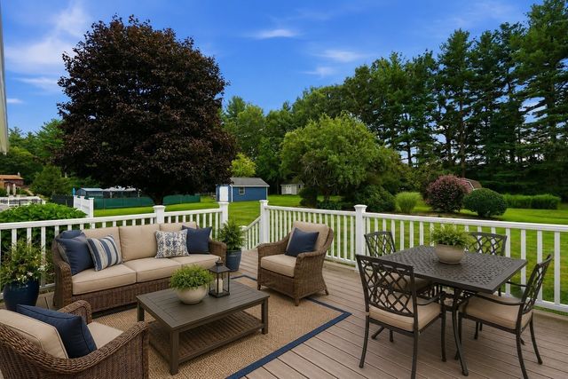 31 Deborah Lane, Westfield, MA 01085