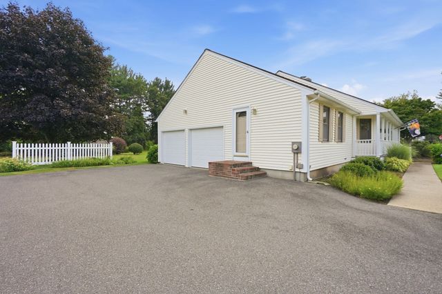 31 Deborah Lane, Westfield, MA 01085