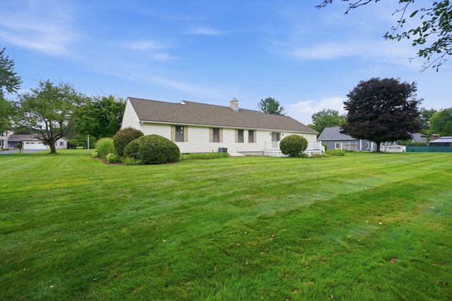 31 Deborah Lane, Westfield, MA 01085