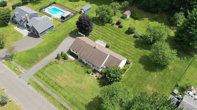 31 Deborah Lane, Westfield, MA 01085