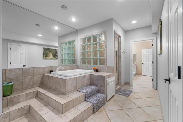 13801 S Pebblebrook Lane, Greenwood, MO 64034