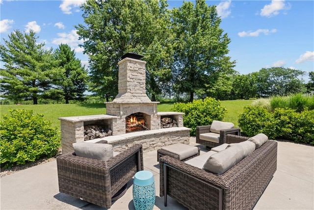 13801 S Pebblebrook Lane, Greenwood, MO 64034