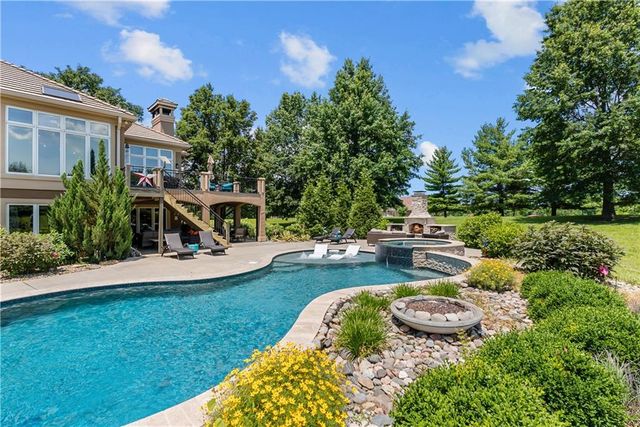 13801 S Pebblebrook Lane, Greenwood, MO 64034