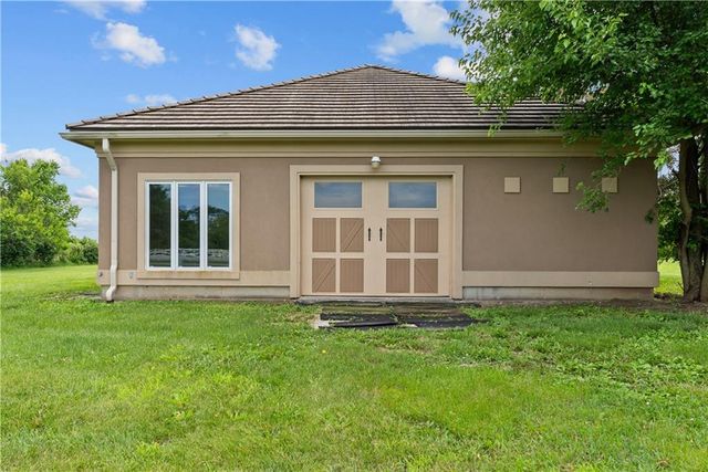 13801 S Pebblebrook Lane, Greenwood, MO 64034