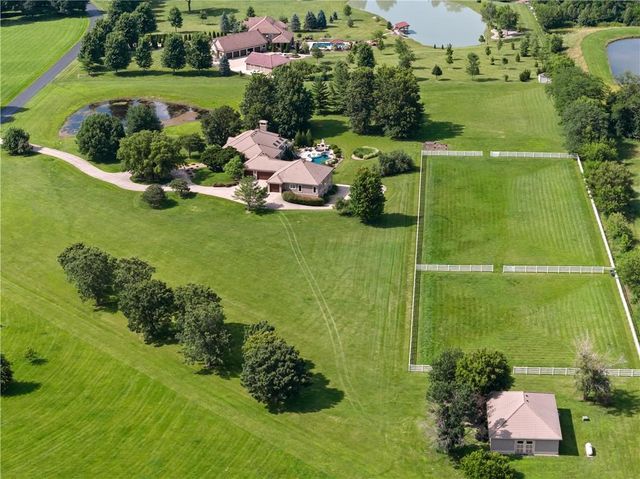13801 S Pebblebrook Lane, Greenwood, MO 64034