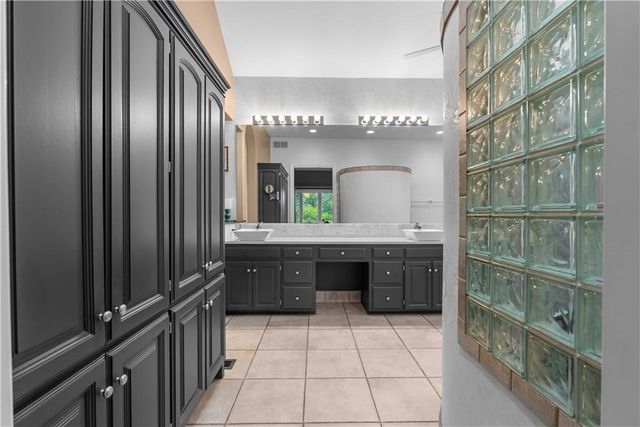 13801 S Pebblebrook Lane, Greenwood, MO 64034